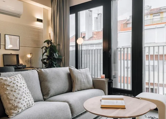 Amalia - 1 Bedroom And Parking In Santo Antonio * Lisboa